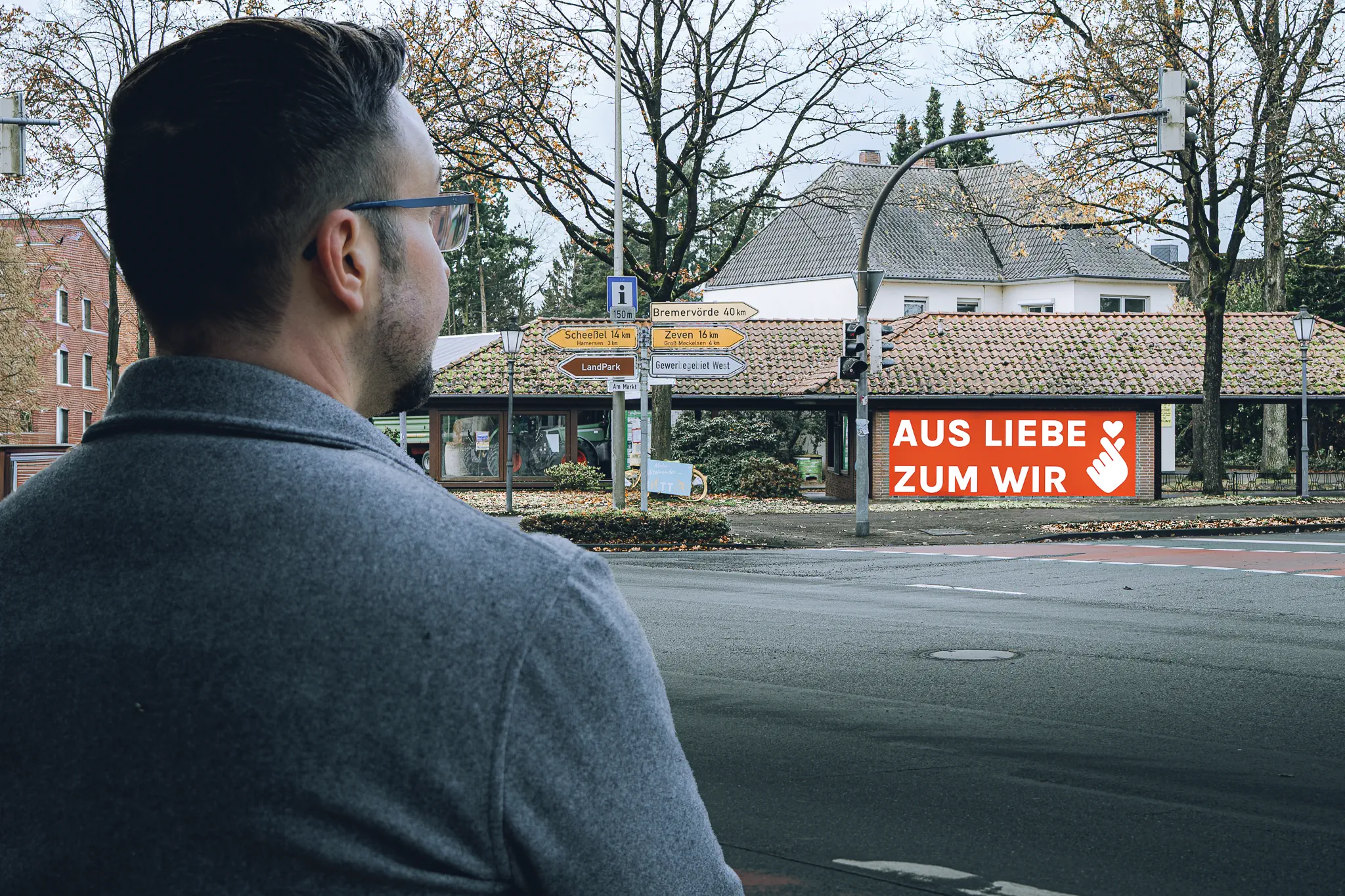 Busbahnhof / Kreuzung - AUS LIEBE ZUM WIR